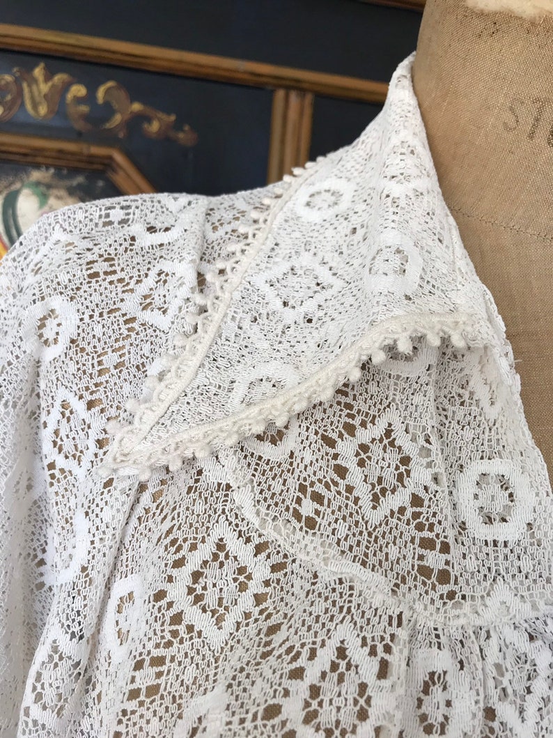 Vintage 30s batwing lace blouse