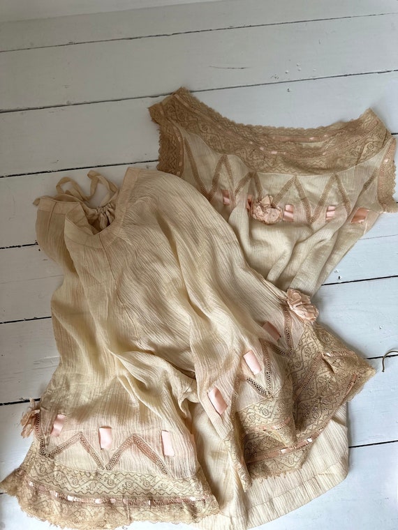 Large size 1900s Edwardian silk cream chemise cam… - image 1