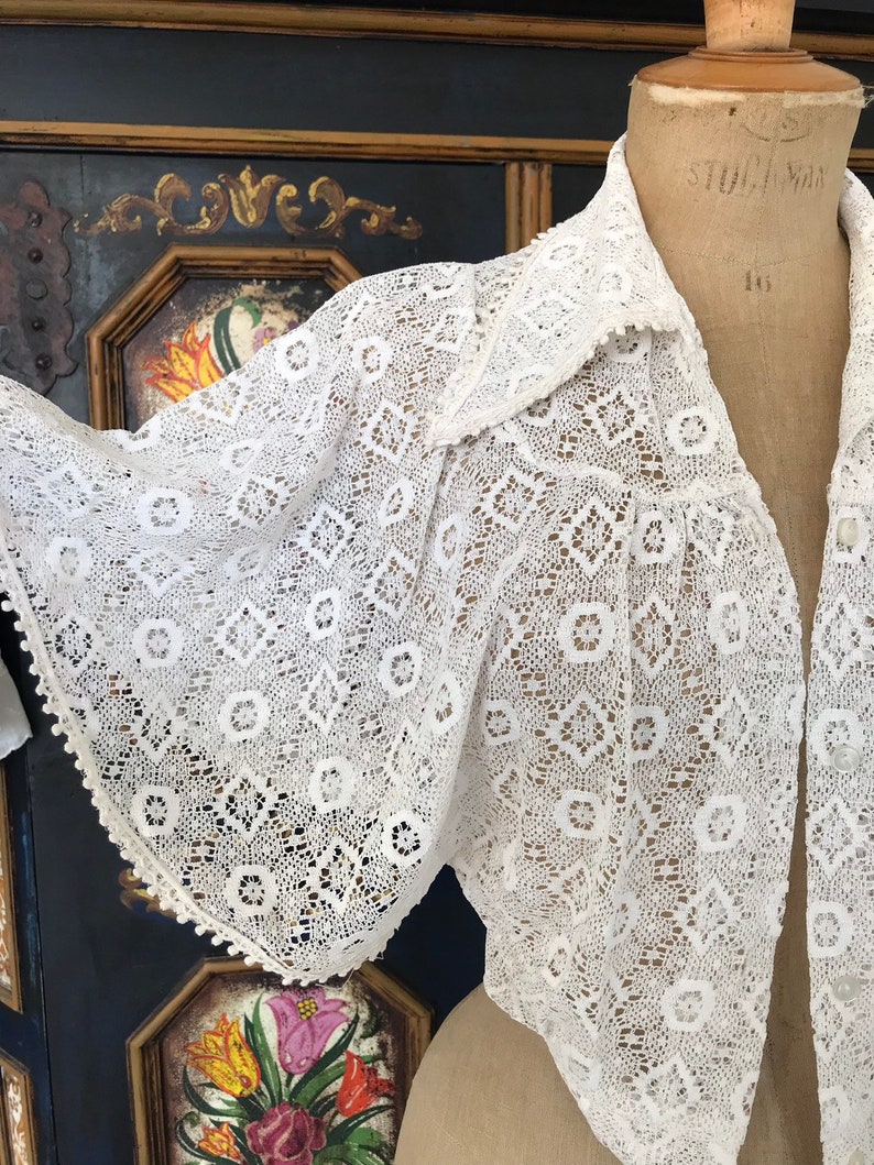 Vintage 30s batwing lace blouse