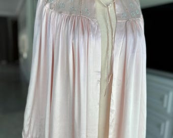 1940s Pink silk robe dressing gown