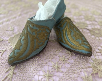 Antique Ottoman 19th century leather shoes with gold embroidery