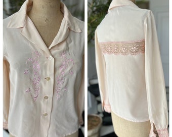 Vintage silk blouse from 1980s in light pink and lace