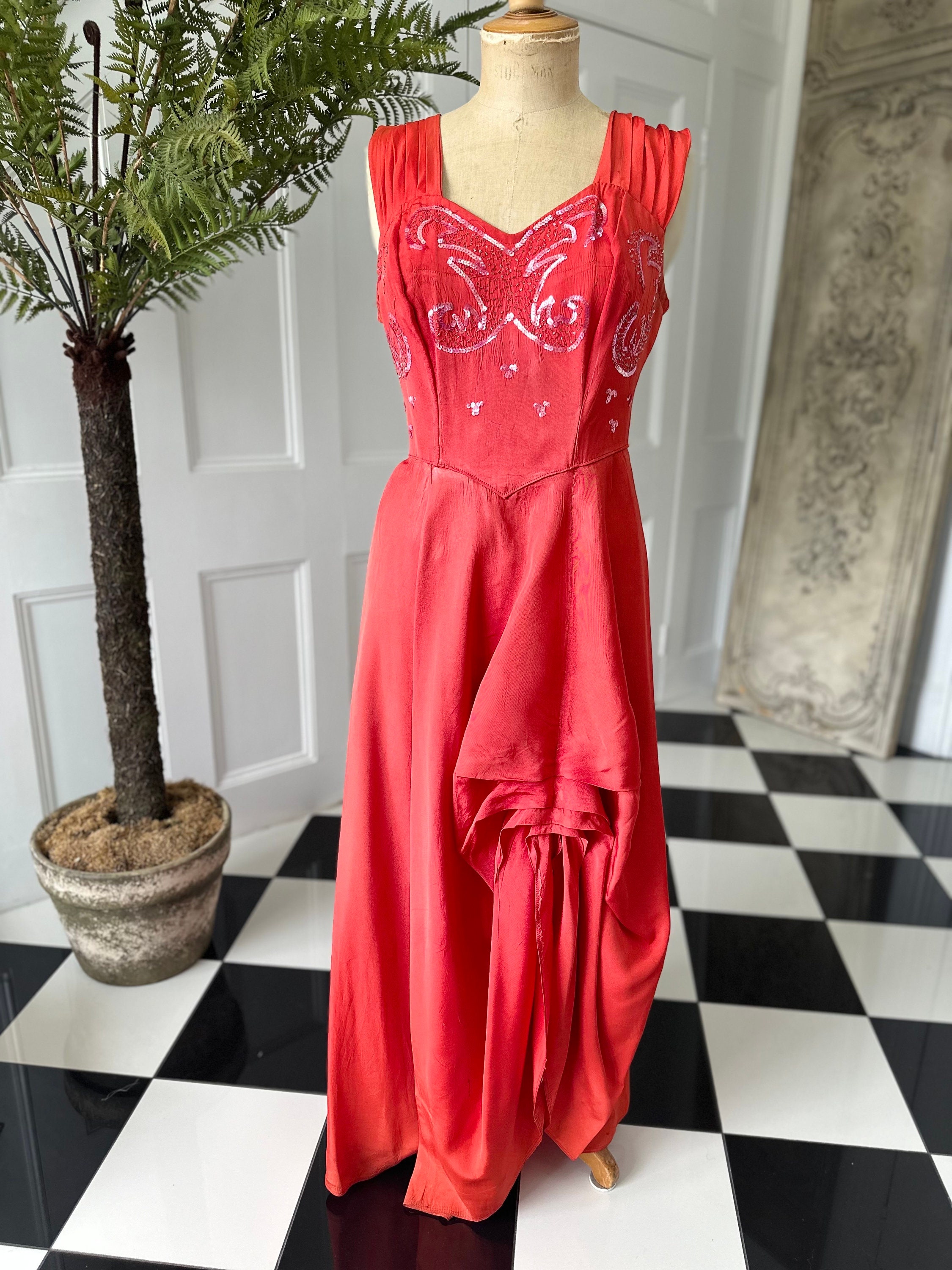 1940s red carpet dresses 1940s Formal Dresses, Prom Dresses, Cocktail Dresses History