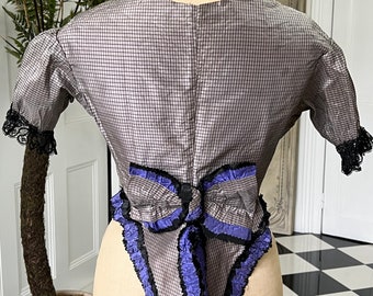 1830-talets 40-tal Regency-period sidenliv med stor rosett baktill
