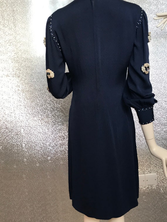 1970s Navy blue sequin and beaded knee length eve… - image 10