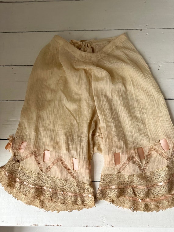 Large size 1900s Edwardian silk cream chemise cam… - image 3