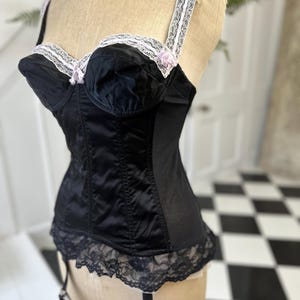Bustier sexy in raso nero e pizzo degli anni &#39;50