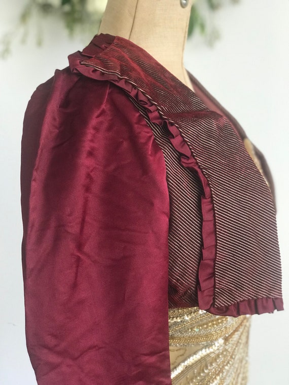 Victorian / Edwardian silk satin and velvet jacke… - image 9