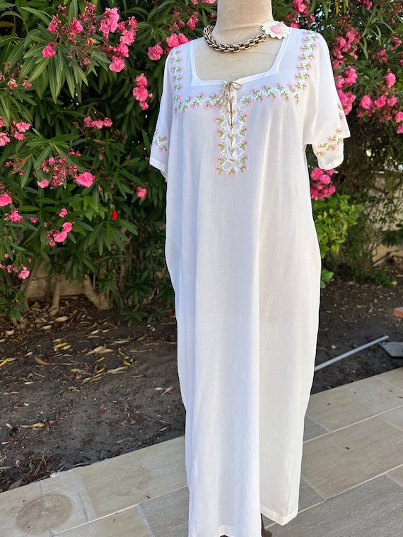 1940 White georgette hand embroidery long smock dress 1940 White georgette hand embroidery long smock dress