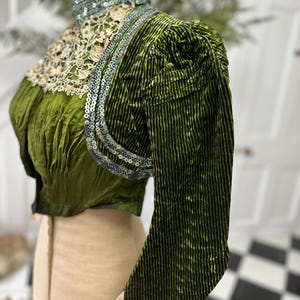Antique Green Silk Velvet Bodice - 1890s Lace High Collar
