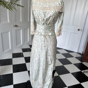 Beautiful light weight silk Edwardian blouse and skirt  size xxs