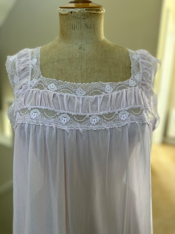 1950s 60s Very pretty lilac crystal sheer slip dr… - image 4