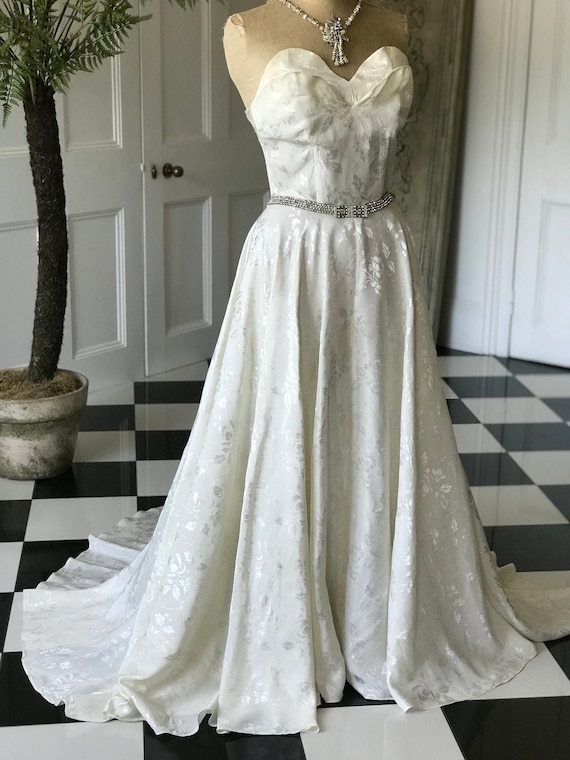 1950年代 ボレロ付き クリーム色のストラップレス ヴィンテージ 