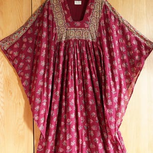 1970年代のインドガーゼコットンマキシドレス：バタフライスリーブボヘミアンカフタン