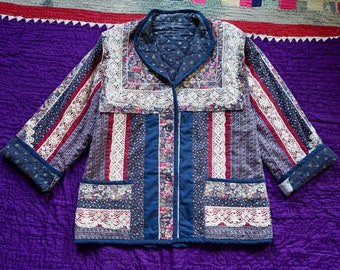 Chaqueta acolchada vintage con patchwork floral: encaje, crochet, calicó, bohemio, cottagecore