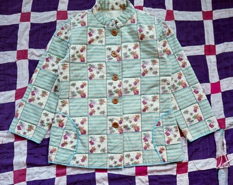 Chaqueta acolchada con estampado de patchwork bordado vintage, estilo bohemio, hippie, cottagecore, festival y folk.