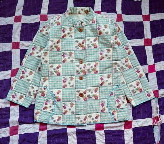 Vintage  Embroidered Patchwork Print Quilted /Pad… - image 1