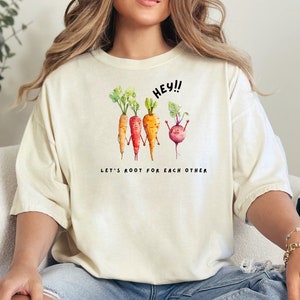 HÉ !!  Aidons-nous les uns les autres PNG, conception par sublimation, téléchargement numérique, femme, homme, chemise de jardinage PNG, cadeau pour elle, cadeau pour lui