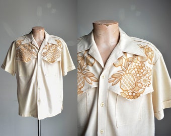 Vintage 1970s Mens Hawaiian Button Up Shirt / Vintage Menswear Shirt / Hawaiian Menswear Shirt / Vintage 1970s Hawaiian Shirt / Pineapple
