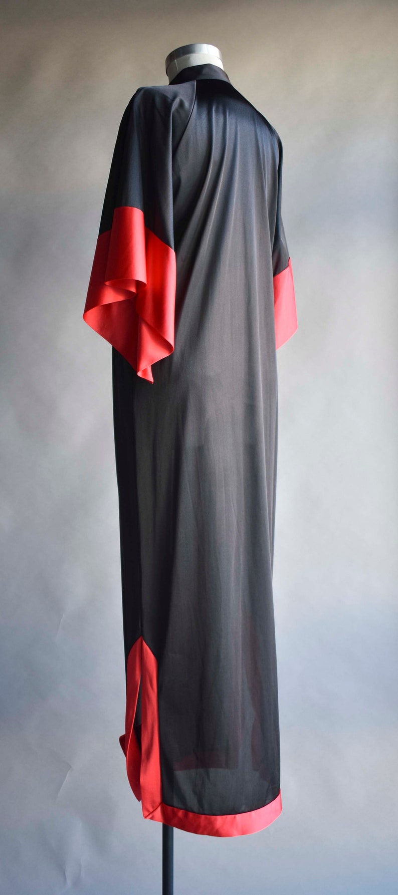 Vintage 70s Black and Red Nightgown / 70s Long Nightgown / Gothic Vintage Nightgown / Red and Black / Black and Red Nightgown / 70s robe image 7