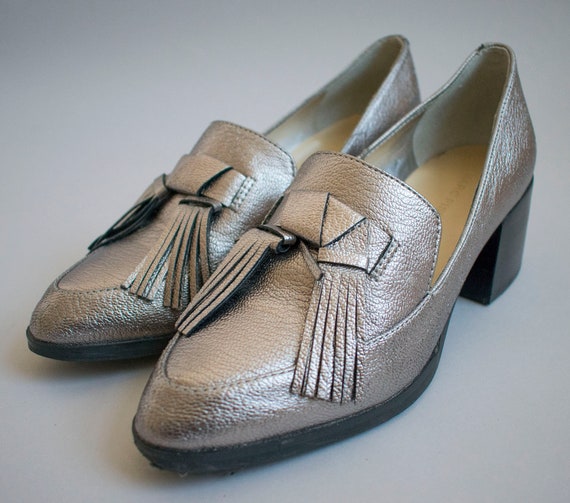 Vintage Womens Oxfords / Vintage Silver Slip Ons