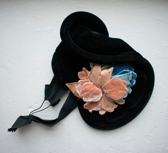 Vintage 1940s Hat / 1940s WWII Era Disc Hat / Vint