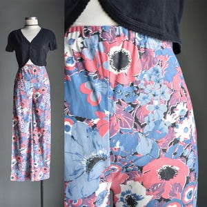 Vintage 70s Floral Wide Leg Pants / Purple Blue and Pink Floral Wide Leg Slacks / 70s Polyester Wide Leg Pants / Funky Fun Vintage Pants
