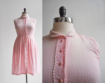 Robe de jour rose à carreaux en coton des années 50