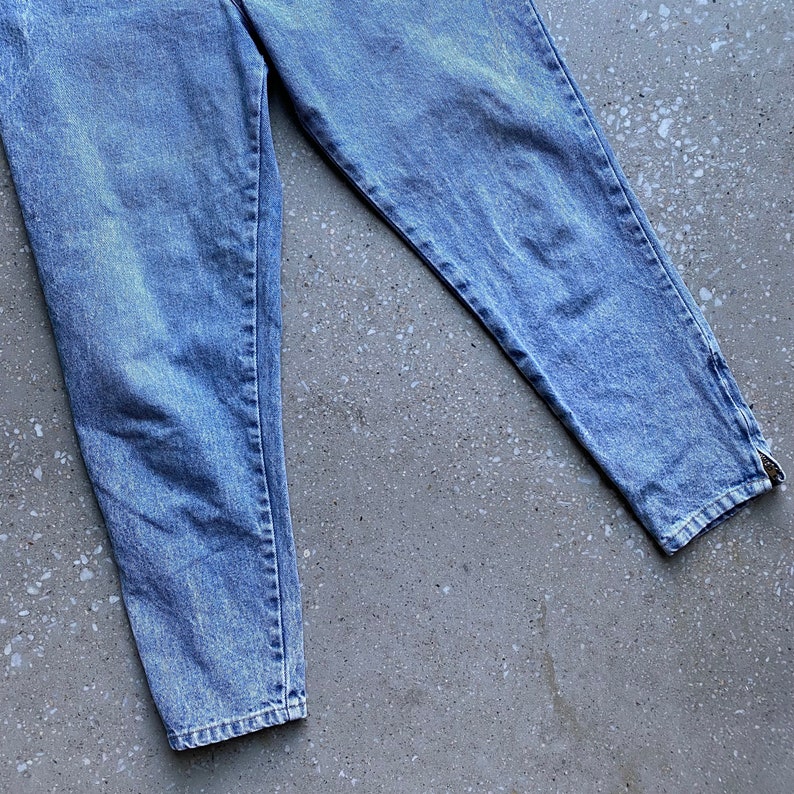 Vintage 90s Jeans / Bonjour Jeans Small / Vintage High Waisted Jeans / Vintage Stone Washed Jeans / Vintage Light Wash Denim Jeans 28 Waist image 8