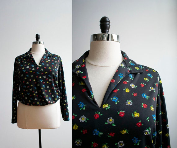 Vintage 1970s Blouse / Vintage Black Floral Blouse