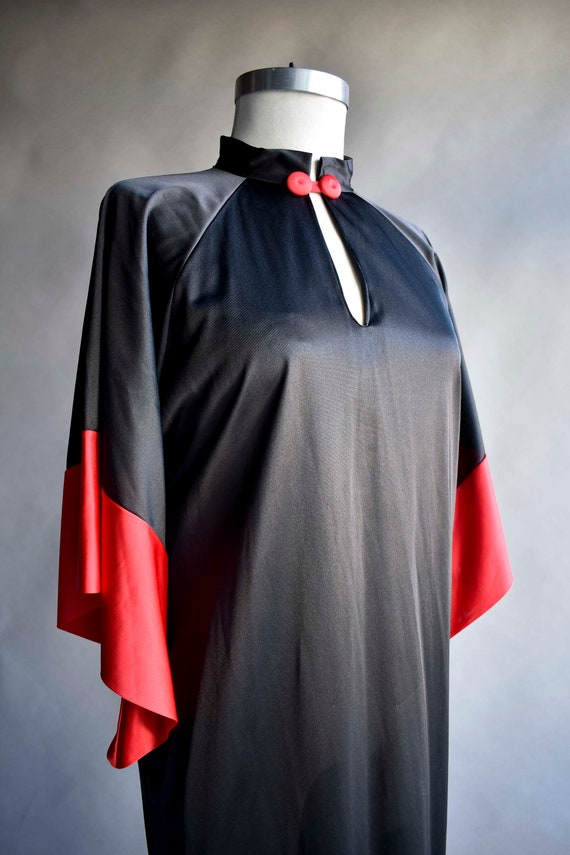 Vintage 70s Black and Red Nightgown / 70s Long Ni… - image 3