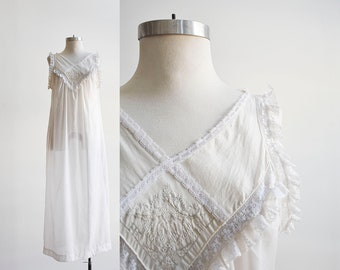 1940s/1950s Long White Lace Nightgown