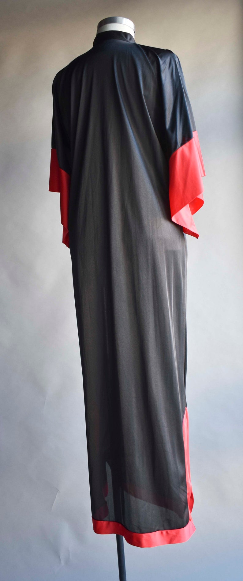 Vintage 70s Black and Red Nightgown / 70s Long Nightgown / Gothic Vintage Nightgown / Red and Black / Black and Red Nightgown / 70s robe image 8