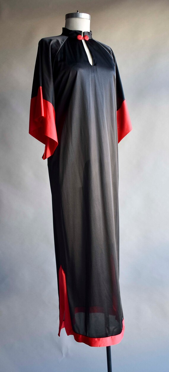 Vintage 70s Black and Red Nightgown / 70s Long Ni… - image 4