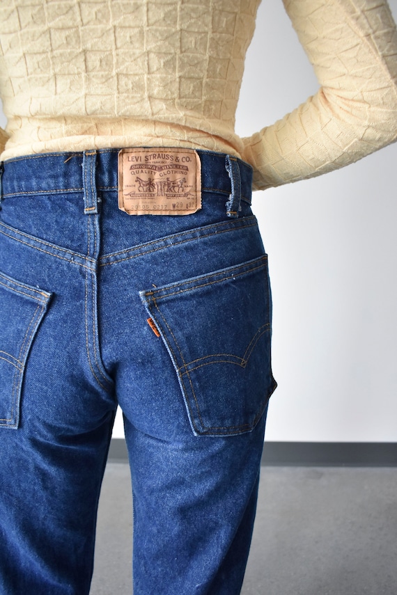 Vintage Dark Wash Levis Jeans - image 8