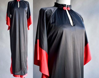 Vintage 70s Black and Red Nightgown / 70s Long Nightgown / Gothic Vintage Nightgown / Red and Black / Black and Red Nightgown / 70s robe