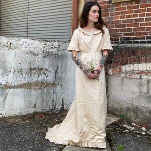 Vintage 1970s Wedding Gown / Ivory Wedding Gown / Vintage Ivory Wedding Gown / 1970s Wedding Dress / Boho Wedding Gown Small image 2