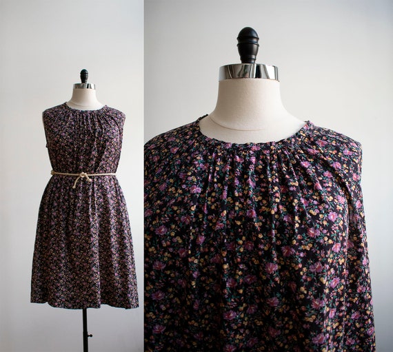 1970s Purple Floral Cotton Dress / Vintage 1970s T