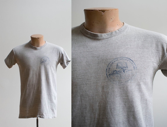 Vintage 1960s College Tshirt / Vintage College Shi