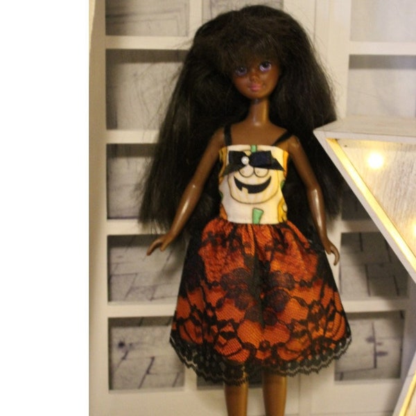 Clothes for Sister Sized Dolls. Handmade Halloween Dress that fits old and new teen sister dolls, please see pictures for the fit.