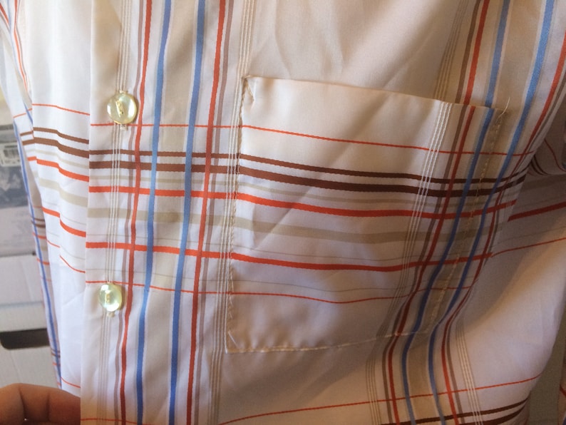 great used condition Vintage Don Loper Shirt Duke of Hollywood 100/% polyester red blue and brown stripes Size XL Tall