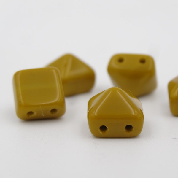 Czech Glass 8mm Pyramid Bead 2 Hole Carmel Brown  25 Pieces