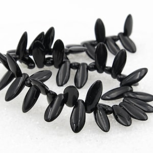 Glass 5x12mm Daggers Jet - Black   25 Pieces