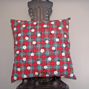 Red green pillow cover throw cushion, 18x18 Tartan daisy design