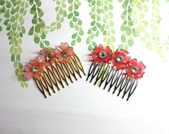 ResinFairytales Flor de cerezo rosa con peine de metal dorado/plateado, accesorios para el cabello de flores 3D