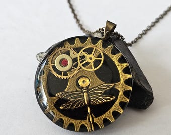 Steampunk Dragonfly Pendant Necklace – Vintage Brass Gear Jewelry, Victorian Resin Pendant