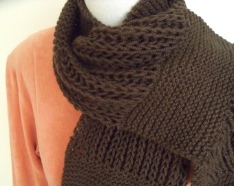 effen koffiebruine sjaal in patent- en ribbelsteek (150 cm/ 18 cm)