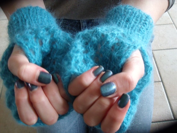 fingerless gloves wiki