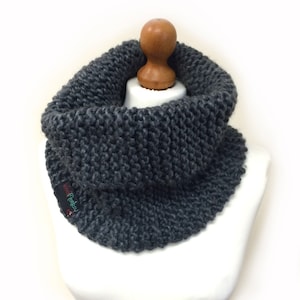 Beginner Snood Knitting Pattern WM2037