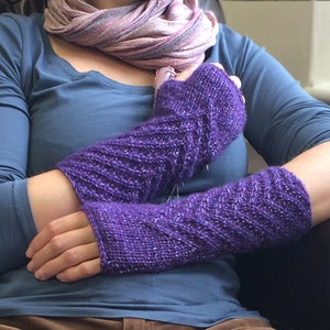 Chevron Fingerless Mitts knitting Pattern WM2014